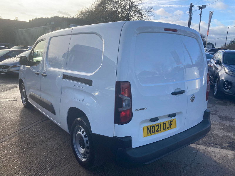 Vauxhall Combo 1.5 Turbo D 2300 Dynamic Panel Van 4dr Diesel Manual L2 H1 Euro 6 (100 ps) 4dr Manual 2025