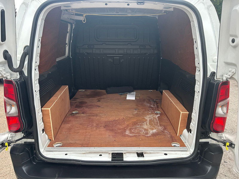 Vauxhall Combo 1.5 Turbo D 2300 Dynamic Panel Van 5dr Diesel Auto L1 H1 Euro 6 (s/s) (130 ps) 5dr Automatic 2025