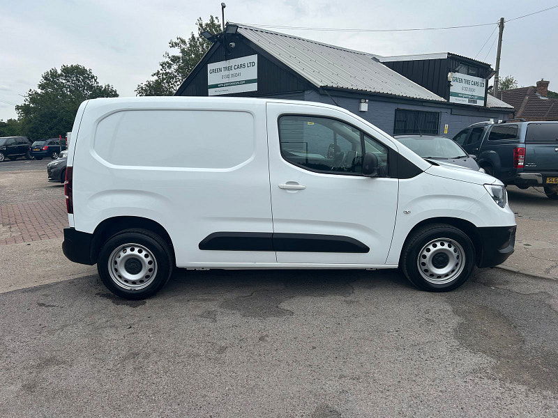 Vauxhall Combo 1.5 Turbo D 2300 Dynamic Panel Van 5dr Diesel Auto L1 H1 Euro 6 (s/s) (130 ps) 5dr Automatic 2025