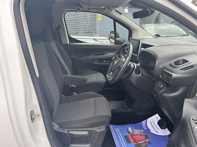 Vauxhall Combo 1.5 Turbo D 2300 Dynamic Panel Van 5dr Diesel Auto L1 H1 Euro 6 (s/s) (130 ps) 5dr Automatic 2025