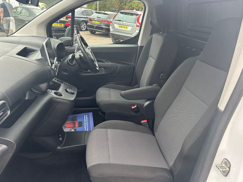 Vauxhall Combo 1.5 Turbo D 2300 Dynamic Panel Van 5dr Diesel Auto L1 H1 Euro 6 (s/s) (130 ps) 5dr Automatic 2025