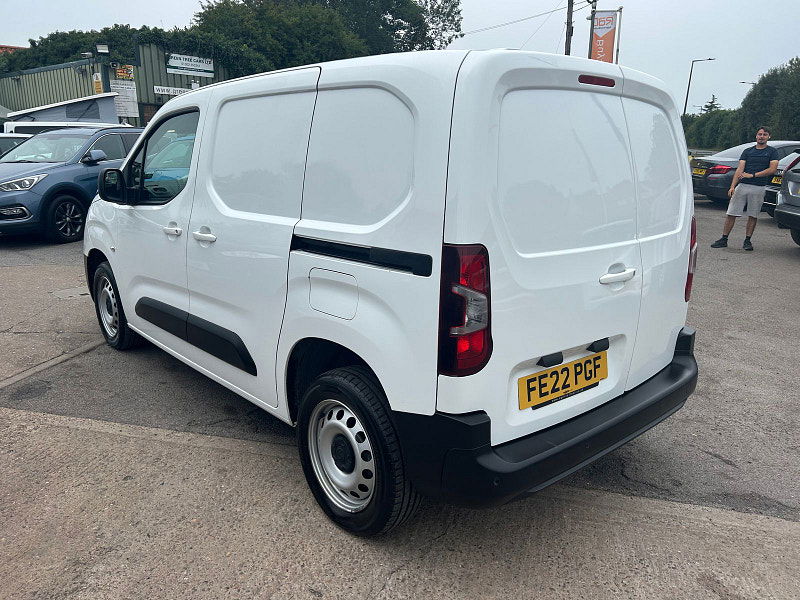 Vauxhall Combo 1.5 Turbo D 2300 Dynamic Panel Van 5dr Diesel Auto L1 H1 Euro 6 (s/s) (130 ps) 5dr Automatic 2025