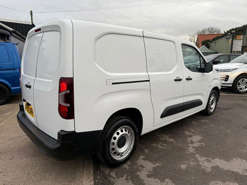 Vauxhall Combo 1.6 Turbo D 2300 Edition Panel Van 6dr Diesel Manual L2 Euro 6 (s/s) (100 ps) 6dr Manual 2024