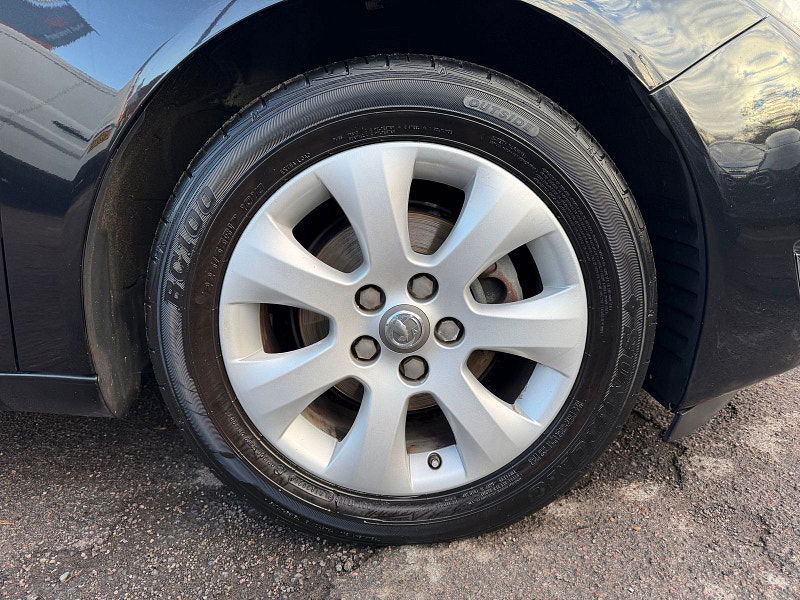 Vauxhall Insignia 2.0 CDTi ecoFLEX Tech Line Hatchback 5dr Diesel Manual Euro 5 (s/s) (140 ps) 5dr Manual 2025