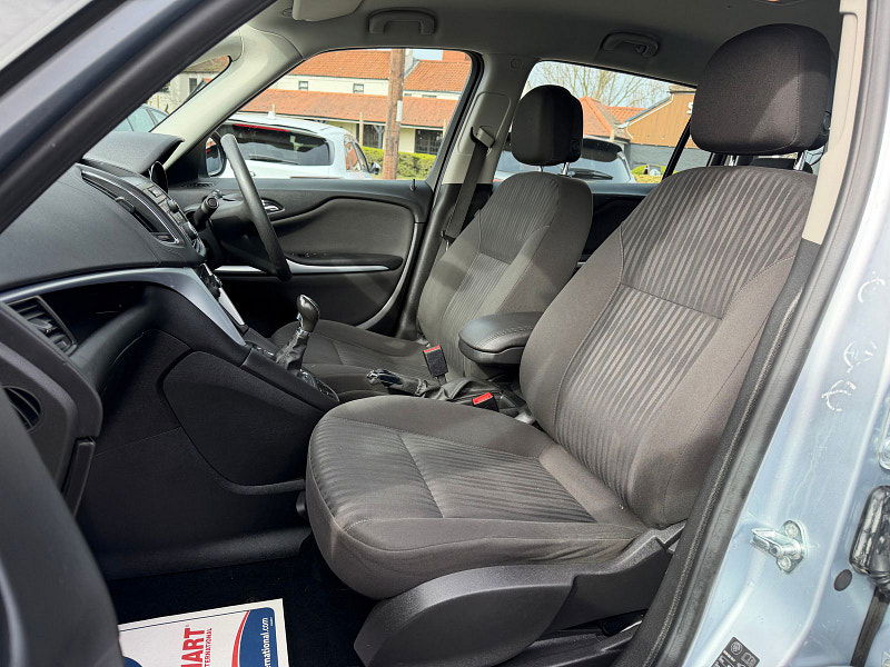Vauxhall Zafira Tourer 1.4i Turbo Exclusiv MPV 5dr Petrol Manual Euro 6 (140 ps) 5dr Manual 2026