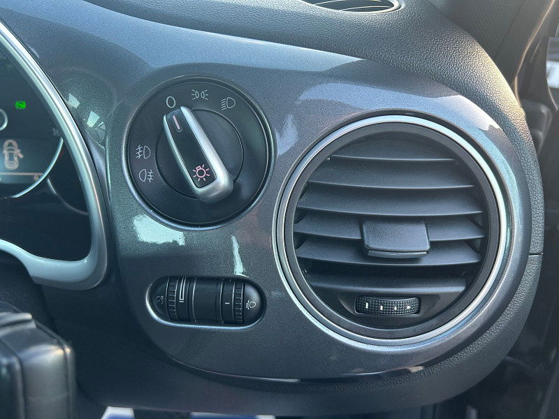 Volkswagen Beetle 1.2 TSI Design Hatchback 3dr Petrol DSG Euro 5 (105 ps) 3dr Automatic 2025