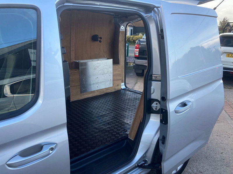 Volkswagen Caddy 2.0 TDI C20 Commerce Pro Panel Van 5dr Diesel Manual SWB Euro 6 (s/s) (102 ps) 5dr Manual 2025