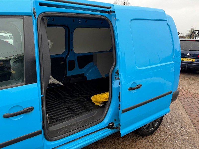 Volkswagen Caddy Maxi 1.6 TDi C20 Maxi Panel Van 5dr Diesel Manual FWD (155 g/km, 101 bhp) 5dr Manual 2026