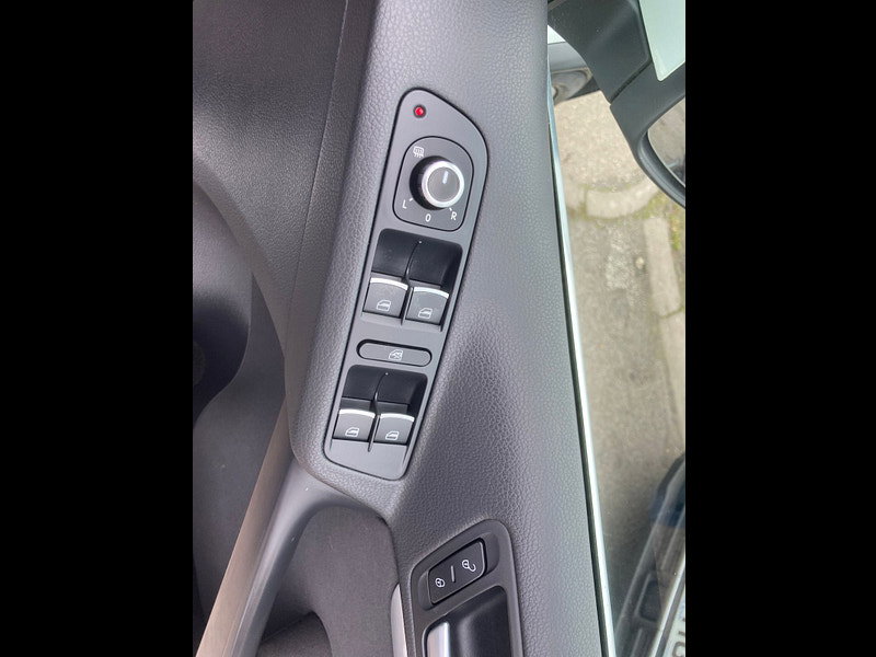 Volkswagen Tiguan 2.0 TDI BlueMotion Tech R-Line SUV 5dr Diesel DSG 4WD Euro 5 (s/s) (Nav) (177 ps) 5dr Automatic 2026