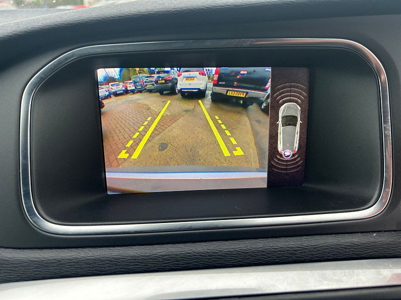 Volvo V40 1.5 T2 R-Design Pro Hatchback 5dr Petrol Auto Euro 6 (s/s) (122 ps) 5dr Automatic 2025