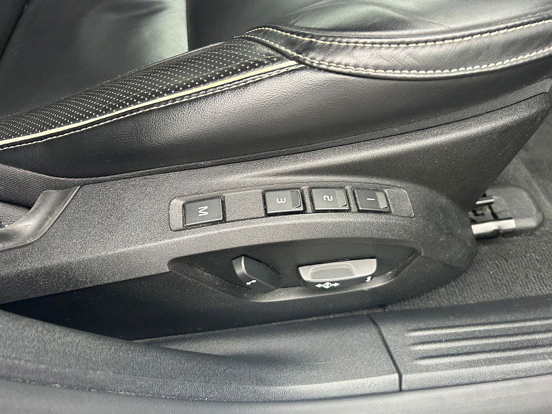 Volvo V40 1.5 T2 R-Design Pro Hatchback 5dr Petrol Auto Euro 6 (s/s) (122 ps) 5dr Automatic 2025