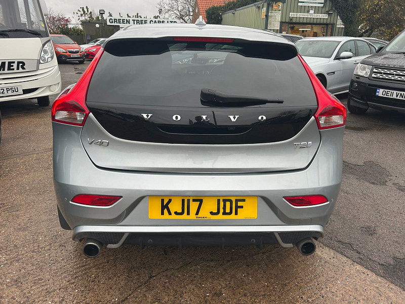 Volvo V40 1.5 T2 R-Design Pro Hatchback 5dr Petrol Auto Euro 6 (s/s) (122 ps) 5dr Automatic 2025