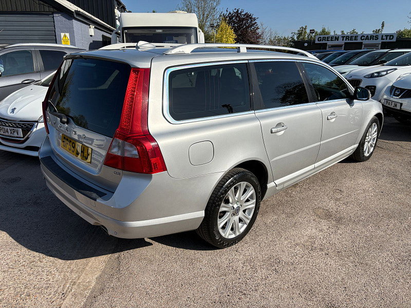 Volvo V70 2.4 D5 SE Lux Estate 5dr Diesel Manual Euro 5 (205 ps) 5dr Manual 2026