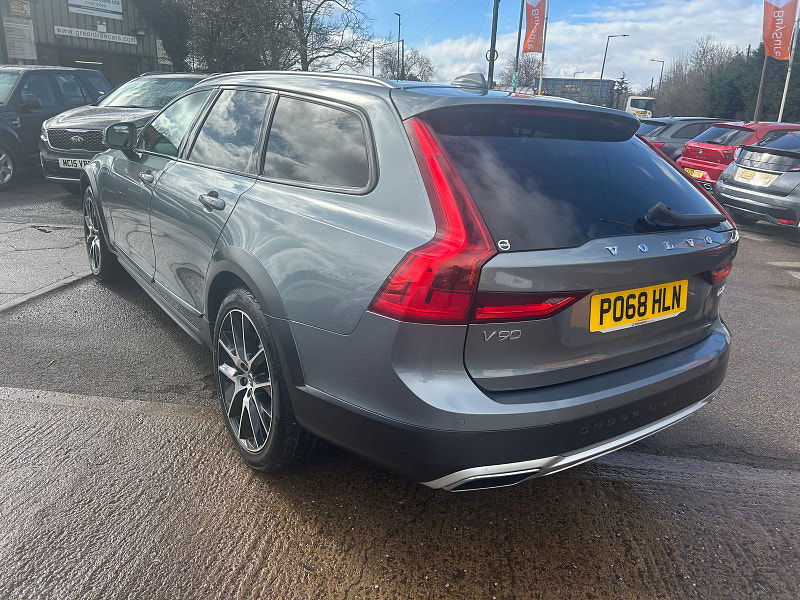 Volvo V90 cross country 2.0 D4 Pro Estate 5dr Diesel Auto AWD Euro 6 (s/s) (190 ps) 5dr Automatic 2025