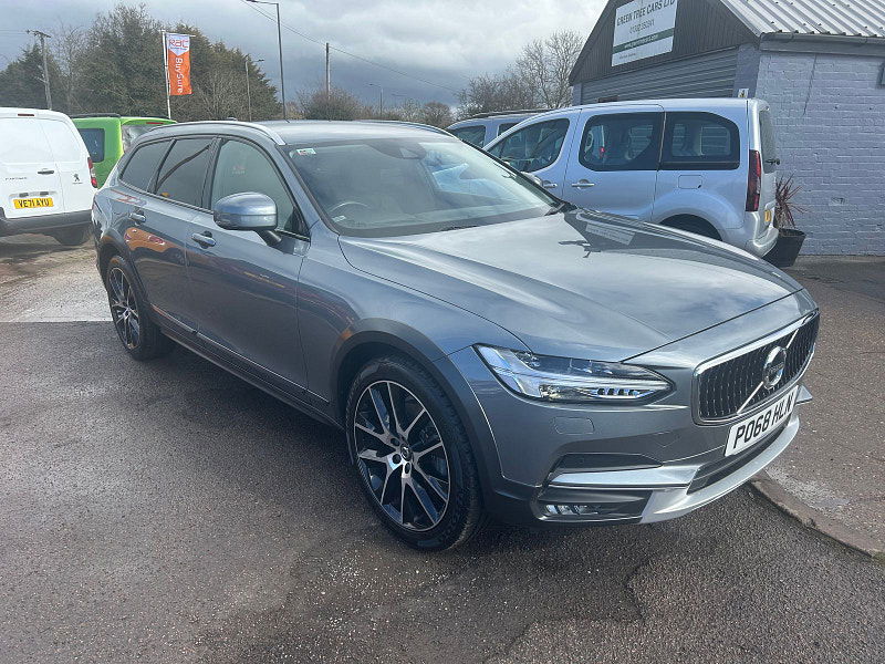 Volvo V90 cross country 2.0 D4 Pro Estate 5dr Diesel Auto AWD Euro 6 (s/s) (190 ps) 5dr Automatic 2025