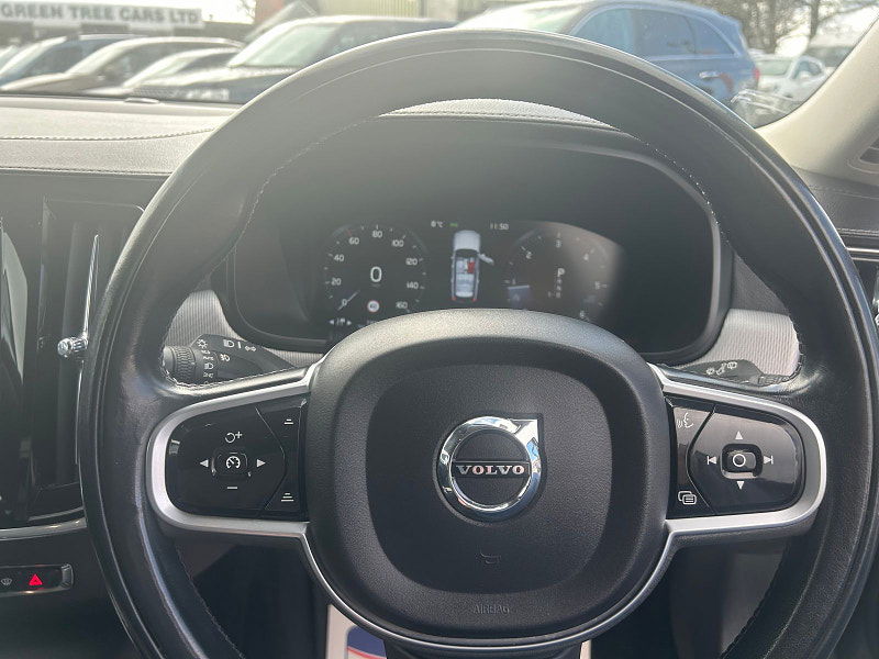 Volvo V90 cross country 2.0 D4 Pro Estate 5dr Diesel Auto AWD Euro 6 (s/s) (190 ps) 5dr Automatic 2025