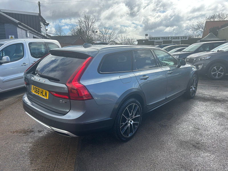 Volvo V90 cross country 2.0 D4 Pro Estate 5dr Diesel Auto AWD Euro 6 (s/s) (190 ps) 5dr Automatic 2025
