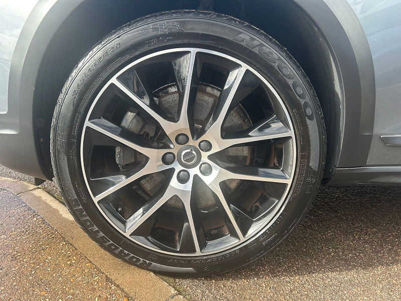 Volvo V90 cross country 2.0 D4 Pro Estate 5dr Diesel Auto AWD Euro 6 (s/s) (190 ps) 5dr Automatic 2025