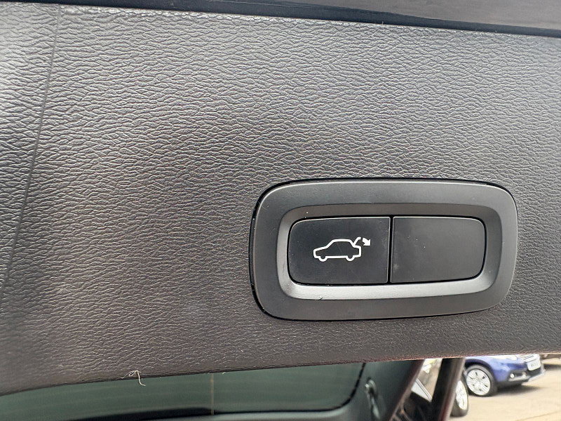 Volvo XC40 1.5h T5 Recharge 10.7kWh Ultimate Bright SUV 5dr Petrol Plug-in Hybrid Auto Euro 6 (s/s) (262 ps) 5dr Automatic 2026
