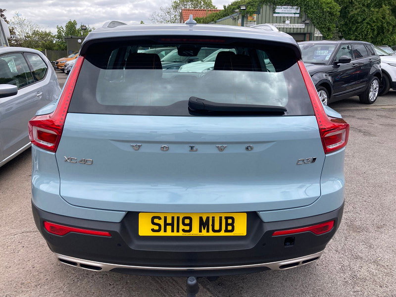 Volvo XC40 2.0 D3 Momentum SUV 5dr Diesel Auto AWD Euro 6 (s/s) (150 ps) 5dr Automatic 2026