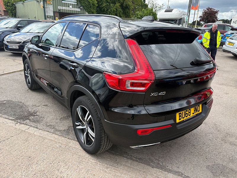 Volvo XC40 2.0 D3 R-Design SUV 5dr Diesel Manual Euro 6 (s/s) (150 ps) 5dr Manual 2026