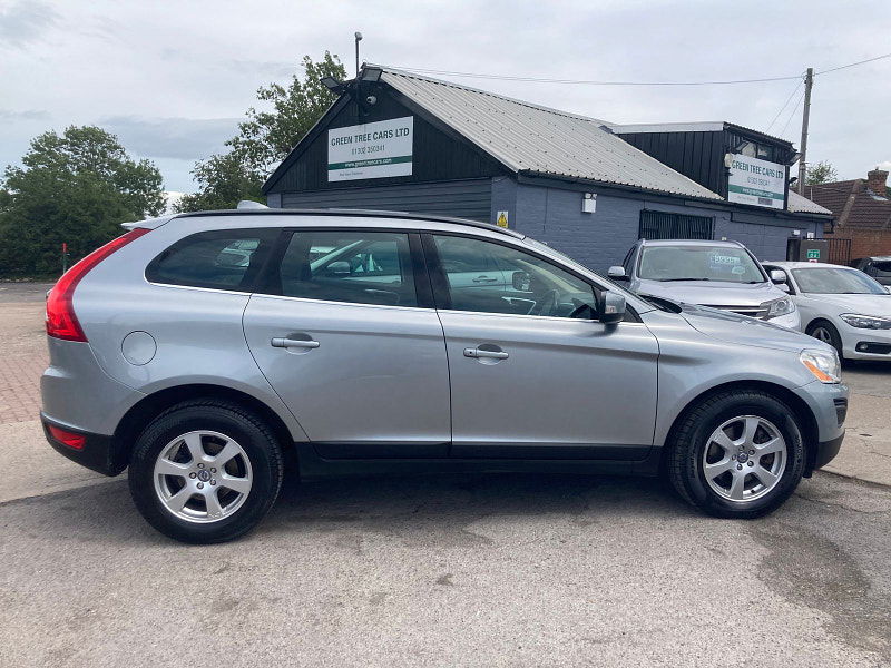 Volvo XC60 2.0 D3 DRIVe SE SUV 5dr Diesel Manual Euro 5 (s/s) (163 ps) 5dr Manual 2025