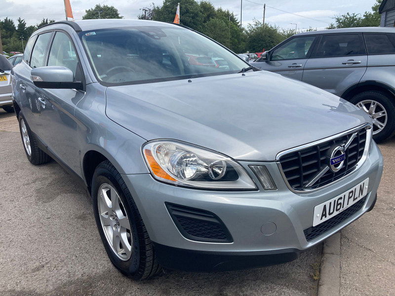 Volvo XC60 2.0 D3 DRIVe SE SUV 5dr Diesel Manual Euro 5 (s/s) (163 ps) 5dr Manual 2025