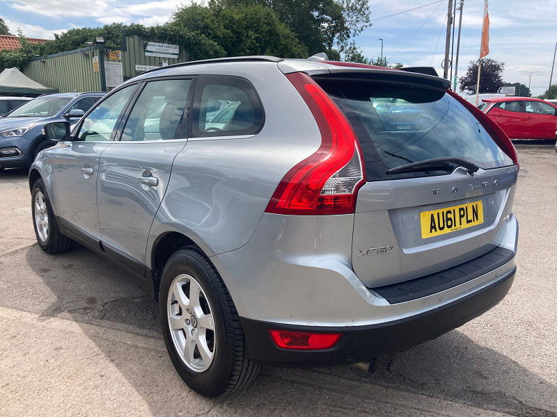 Volvo XC60 2.0 D3 DRIVe SE SUV 5dr Diesel Manual Euro 5 (s/s) (163 ps) 5dr Manual 2025