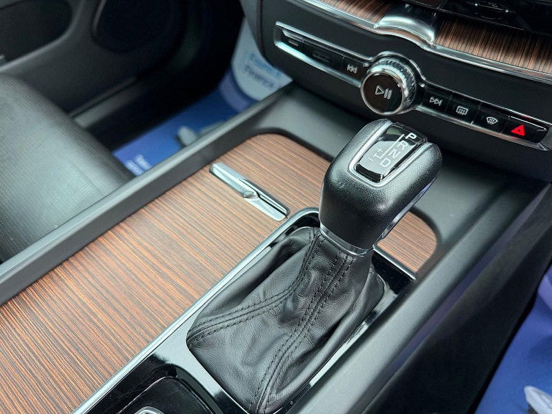 Volvo XC60 2.0 D4 Inscription SUV 5dr Diesel Auto AWD Euro 6 (s/s) (190 ps) 5dr Automatic 2025