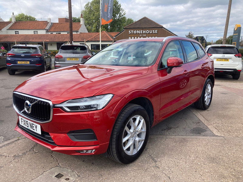 Volvo XC60 2.0 D4 Momentum Pro SUV 5dr Diesel Auto AWD Euro 6 (s/s) (190 ps) 5dr Automatic 2025