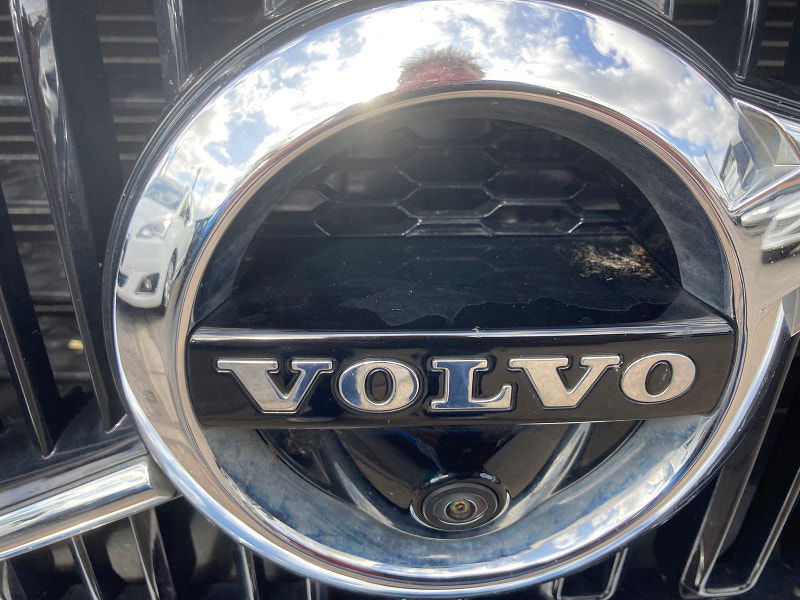 Volvo XC60 2.0 D4 Momentum Pro SUV 5dr Diesel Auto AWD Euro 6 (s/s) (190 ps) 5dr Automatic 2025