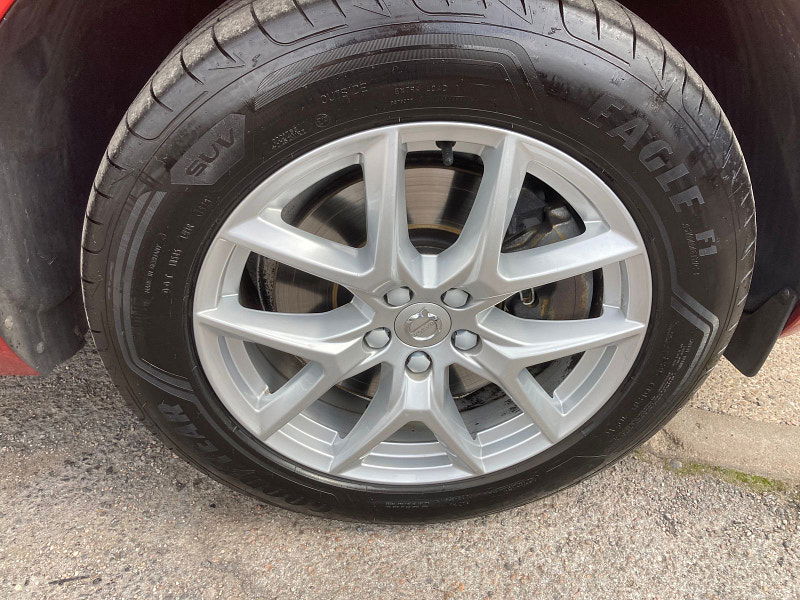 Volvo XC60 2.0 D4 Momentum Pro SUV 5dr Diesel Auto AWD Euro 6 (s/s) (190 ps) 5dr Automatic 2025