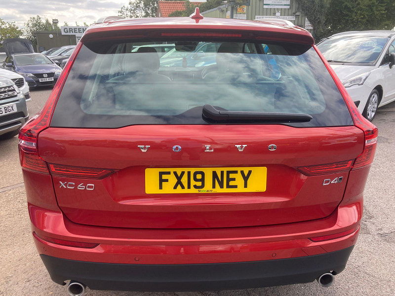 Volvo XC60 2.0 D4 Momentum Pro SUV 5dr Diesel Auto AWD Euro 6 (s/s) (190 ps) 5dr Automatic 2025