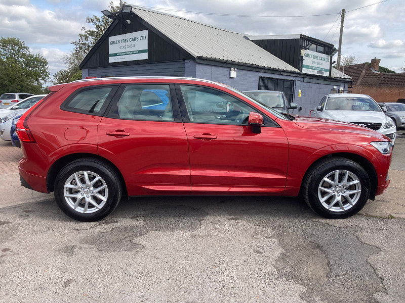Volvo XC60 2.0 D4 Momentum Pro SUV 5dr Diesel Auto AWD Euro 6 (s/s) (190 ps) 5dr Automatic 2025