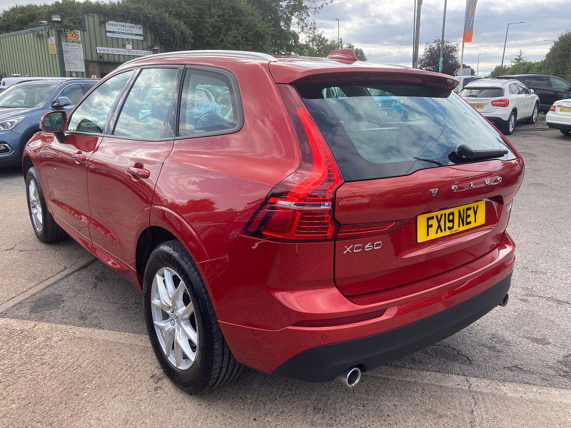 Volvo XC60 2.0 D4 Momentum Pro SUV 5dr Diesel Auto AWD Euro 6 (s/s) (190 ps) 5dr Automatic 2025