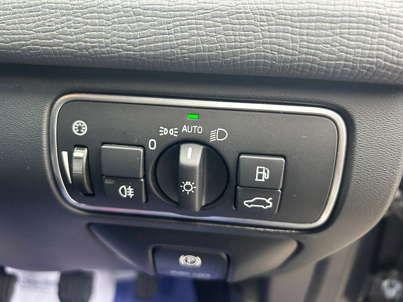 Volvo XC60 2.0 D4 SE Lux Nav SUV 5dr Diesel Manual Euro 6 (s/s) (181 ps) 5dr Manual 2025