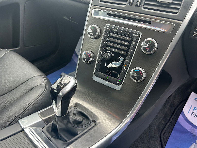 Volvo XC60 2.0 D4 SE Lux Nav SUV 5dr Diesel Manual Euro 6 (s/s) (181 ps) 5dr Manual 2025