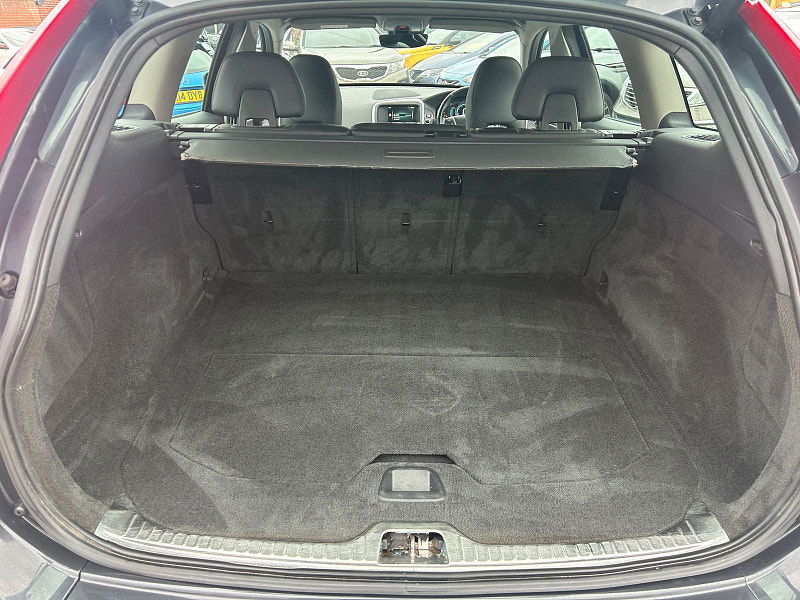 Volvo XC60 2.0 D4 SE Lux Nav SUV 5dr Diesel Manual Euro 6 (s/s) (181 ps) 5dr Manual 2025