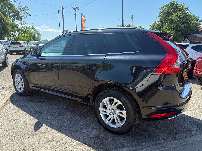 Volvo XC60 2.0 D4 SE SUV 5dr Diesel Manual Euro 6 (s/s) (181 ps) 5dr Manual 2025
