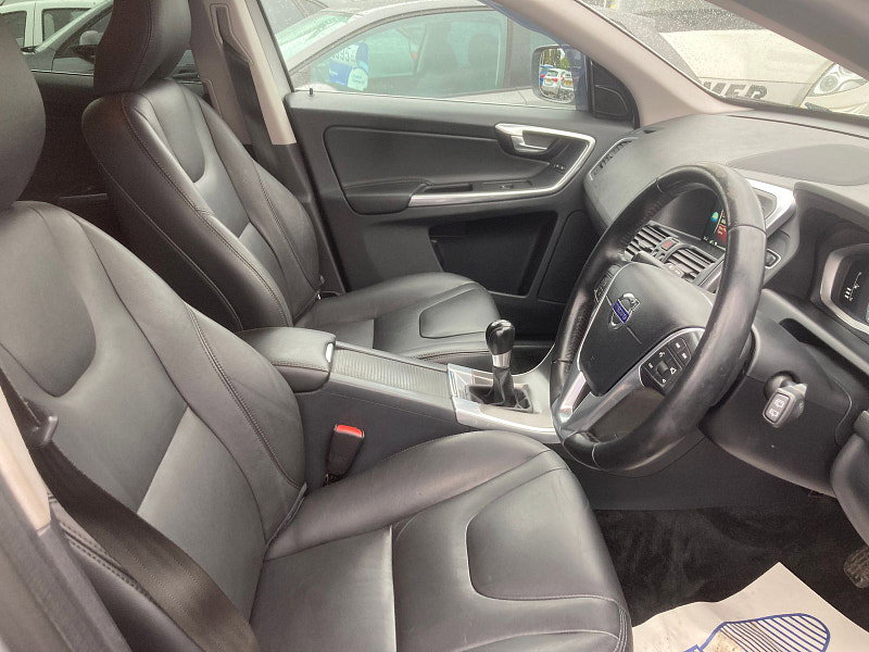 Volvo XC60 2.4 D5 SE Lux Nav SUV 5dr Diesel Manual AWD Euro 6 (s/s) (220 ps) 5dr Manual 2026