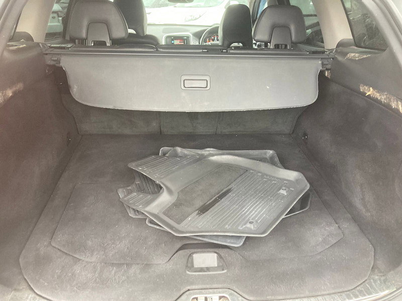 Volvo XC60 2.4 D5 SE Lux Nav SUV 5dr Diesel Manual AWD Euro 6 (s/s) (220 ps) 5dr Manual 2026