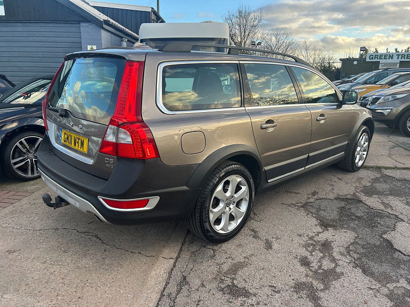 Volvo XC70 2.4 D5 SE Lux Estate 5dr Diesel Geartronic AWD Euro 5 (205 ps) 5dr Automatic 2026