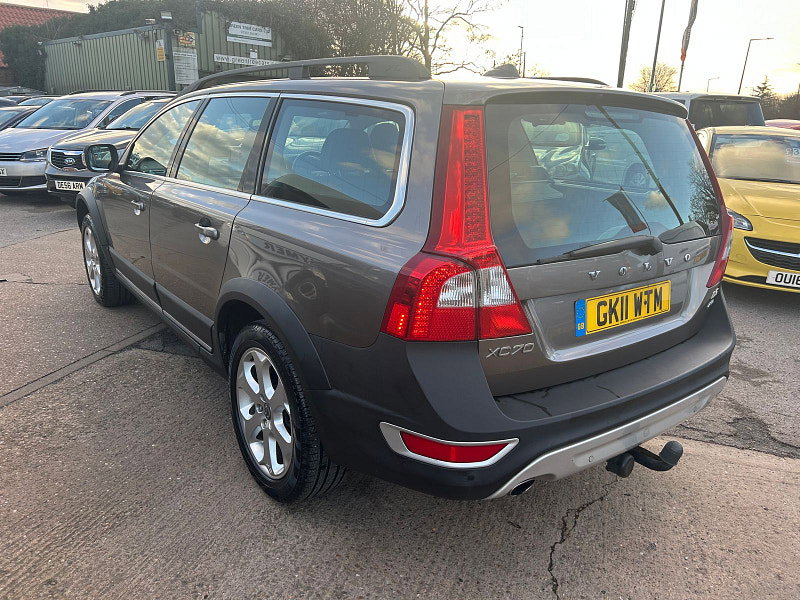 Volvo XC70 2.4 D5 SE Lux Estate 5dr Diesel Geartronic AWD Euro 5 (205 ps) 5dr Automatic 2026