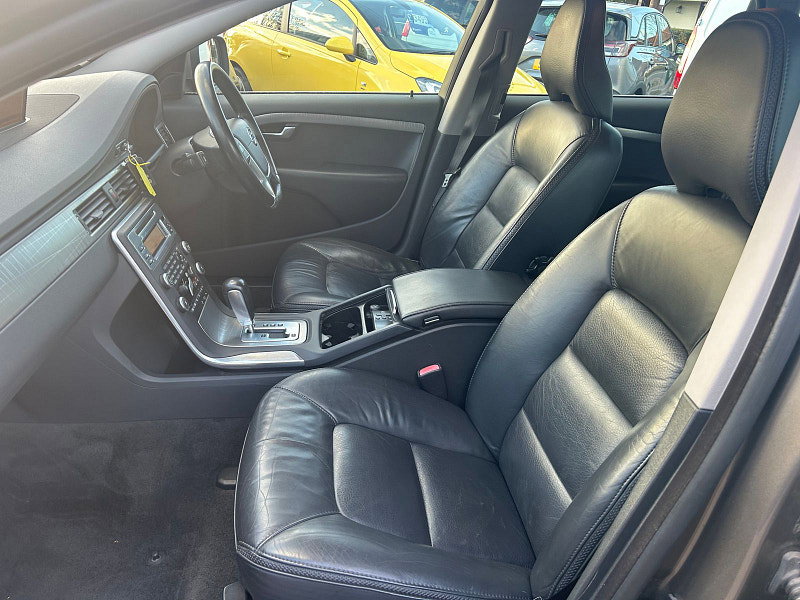 Volvo XC70 2.4 D5 SE Lux Estate 5dr Diesel Geartronic AWD Euro 5 (205 ps) 5dr Automatic 2026