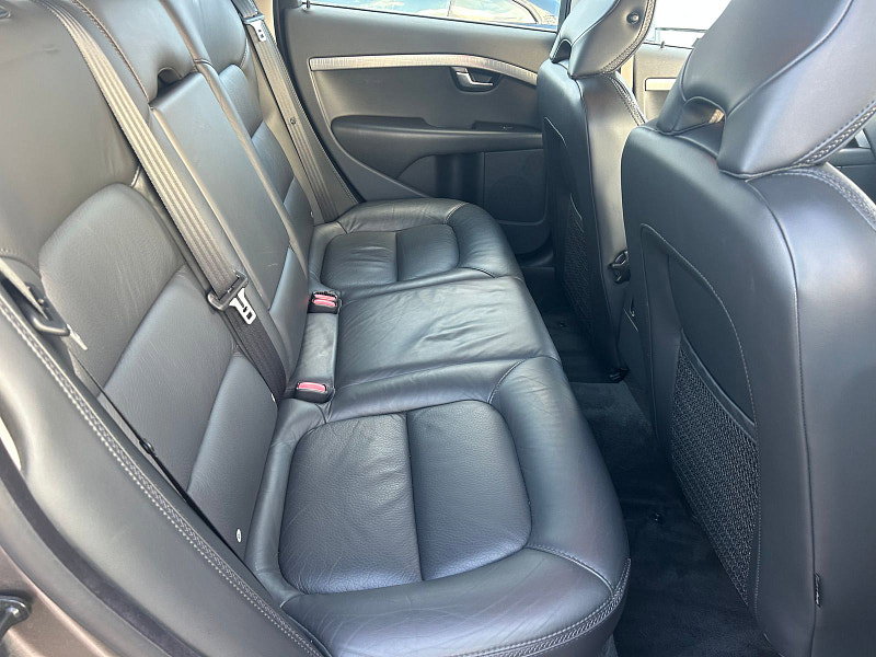 Volvo XC70 2.4 D5 SE Lux Estate 5dr Diesel Geartronic AWD Euro 5 (205 ps) 5dr Automatic 2026