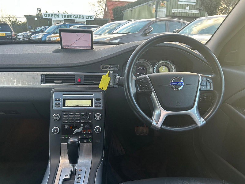 Volvo XC70 2.4 D5 SE Lux Estate 5dr Diesel Geartronic AWD Euro 5 (205 ps) 5dr Automatic 2026