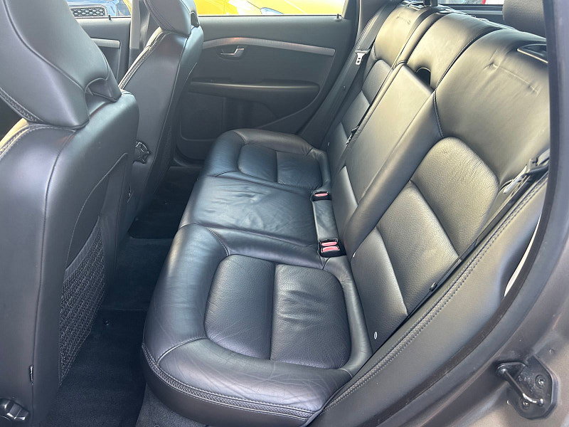 Volvo XC70 2.4 D5 SE Lux Estate 5dr Diesel Geartronic AWD Euro 5 (205 ps) 5dr Automatic 2026