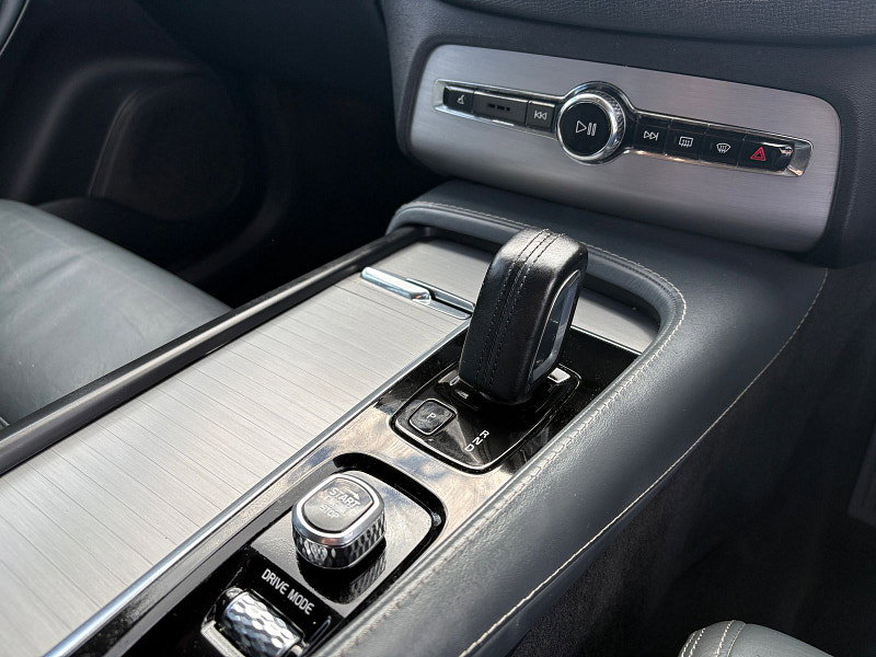 Volvo XC90 2.0 B5 MHEV Momentum Pro SUV 5dr Diesel Hybrid Auto 4WD Euro 6 (s/s) (235 ps) 5dr Automatic 2026