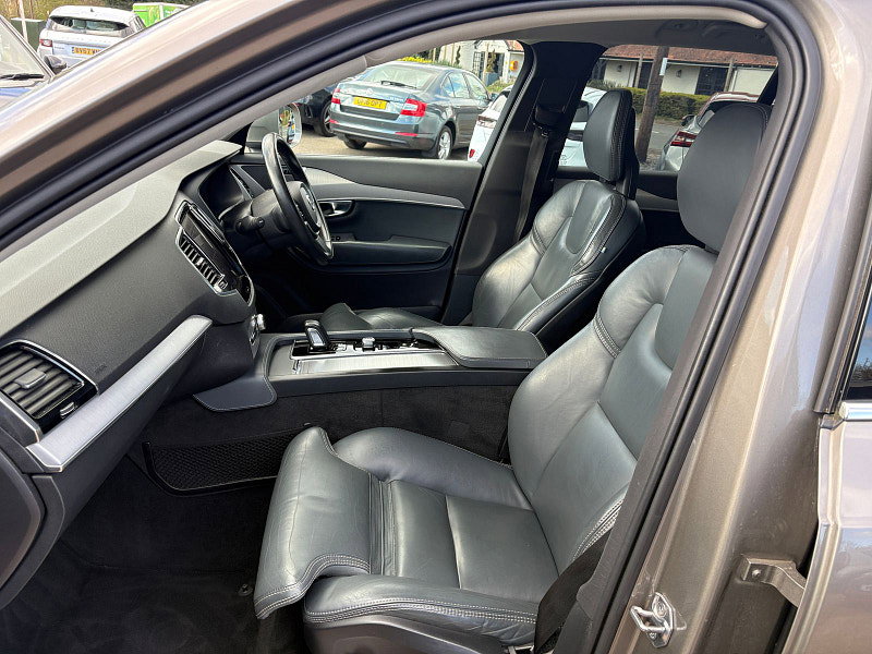 Volvo XC90 2.0 B5 MHEV Momentum Pro SUV 5dr Diesel Hybrid Auto 4WD Euro 6 (s/s) (235 ps) 5dr Automatic 2026