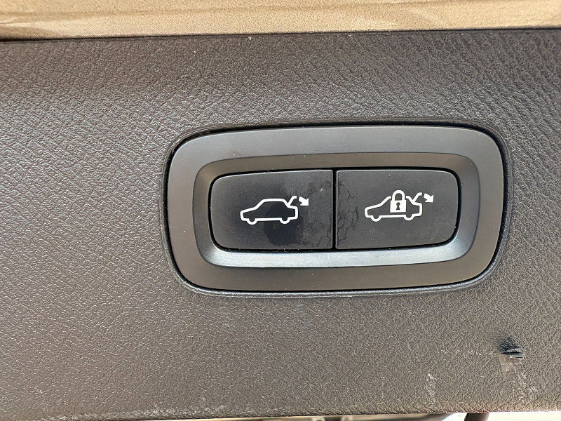 Volvo XC90 2.0 B5 MHEV Momentum Pro SUV 5dr Diesel Hybrid Auto 4WD Euro 6 (s/s) (235 ps) 5dr Automatic 2026